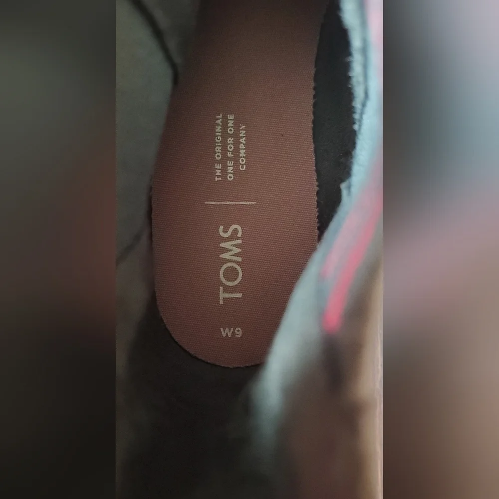 Toms Women's Cleo Boots Color: Dusty Suede Size 9 - Picture 2 of 7